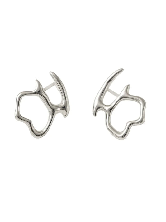 Silver abstract-line earrings with fluid artistic form – minimal sculptural jewellery by Near Earth Object.
