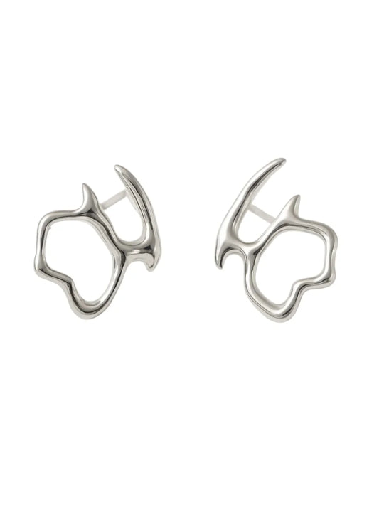 Silver abstract-line earrings with fluid artistic form – minimal sculptural jewellery by Near Earth Object.