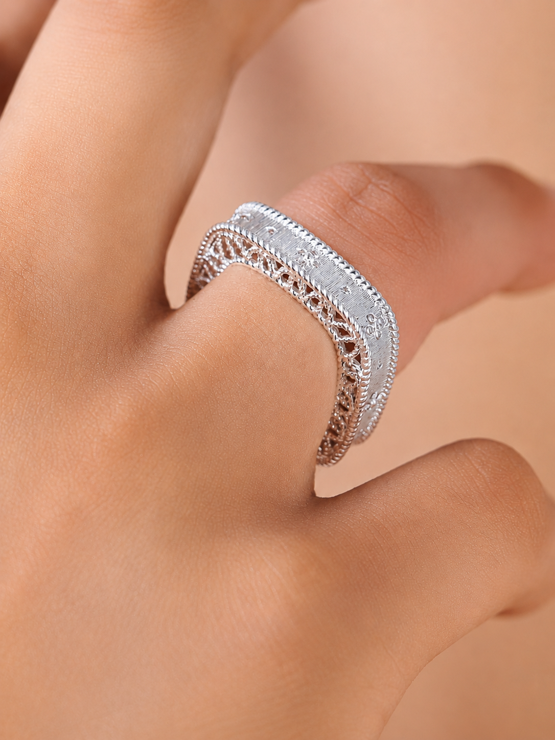 Silver Crescent Ring (Man)