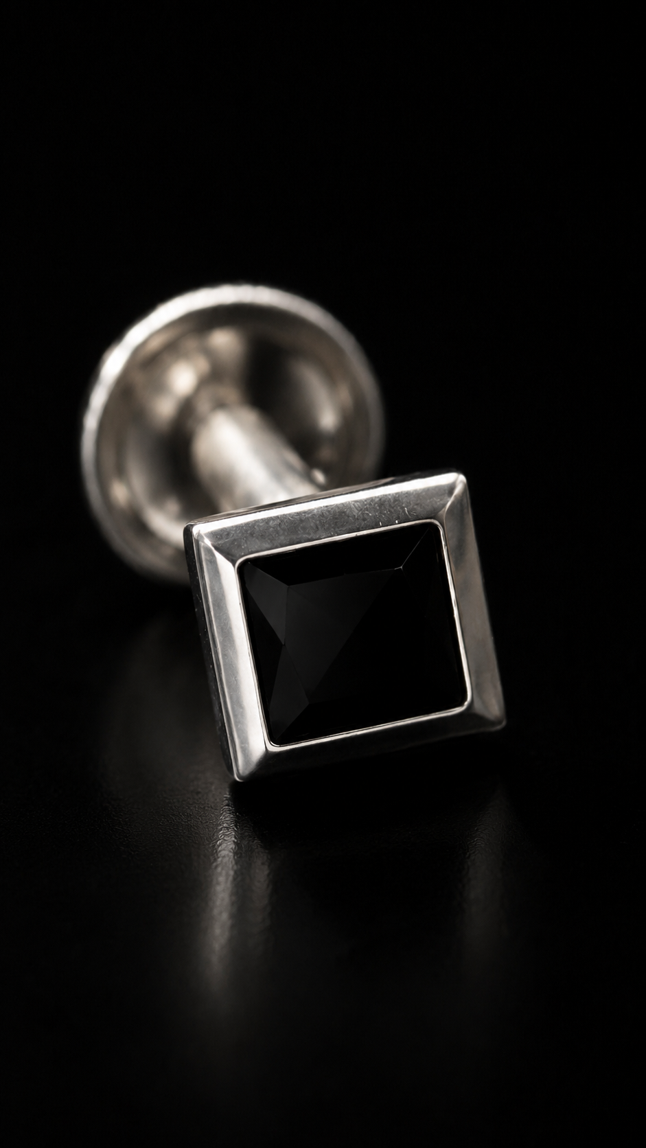 Quard Relic Earpin (Man)