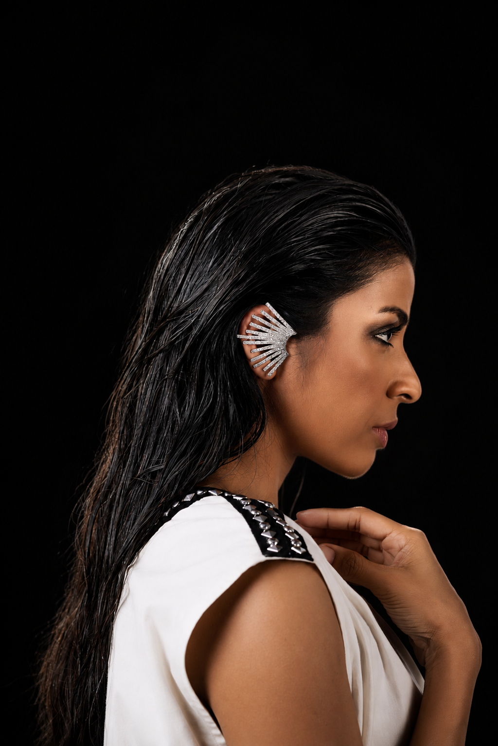 Nocturne Earcuff