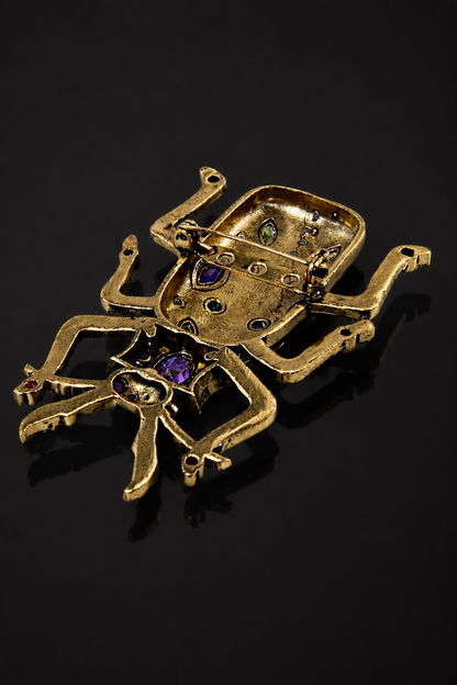 Stag Amulet Brooch (Man)