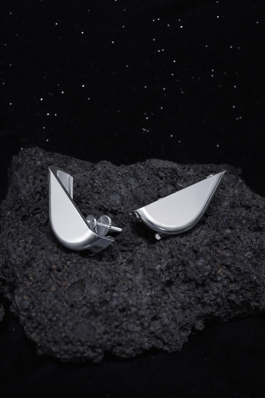 Zero Gravity Ear Cuff