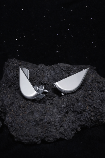 Zero Gravity Ear Cuff