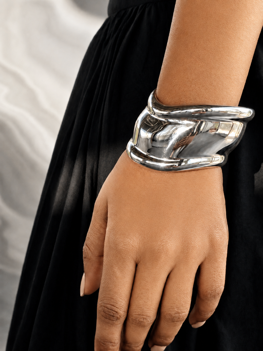 Lunar Curve Hand Cuff