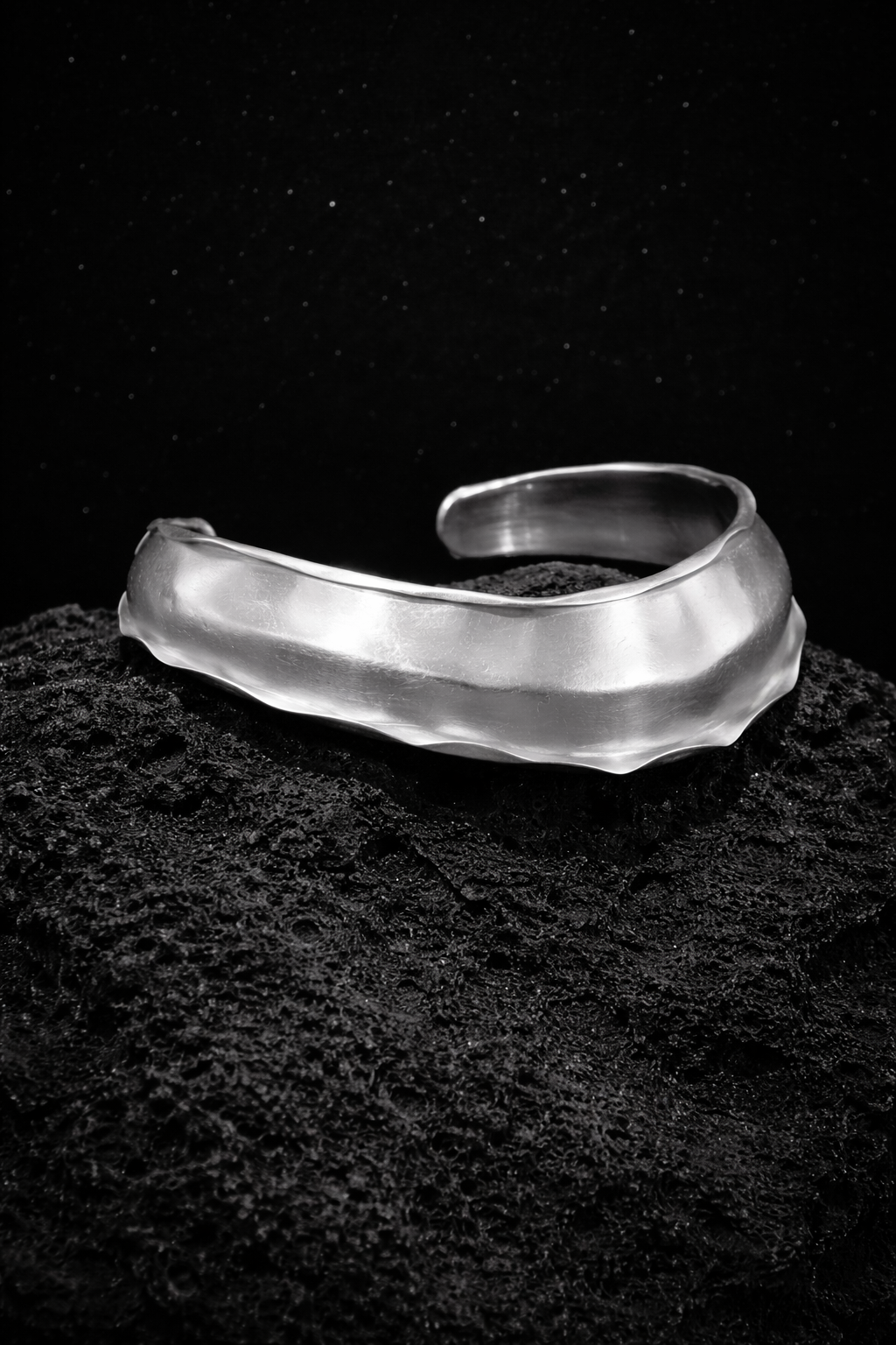 Kshara Ridge Choker - NearEarthobject