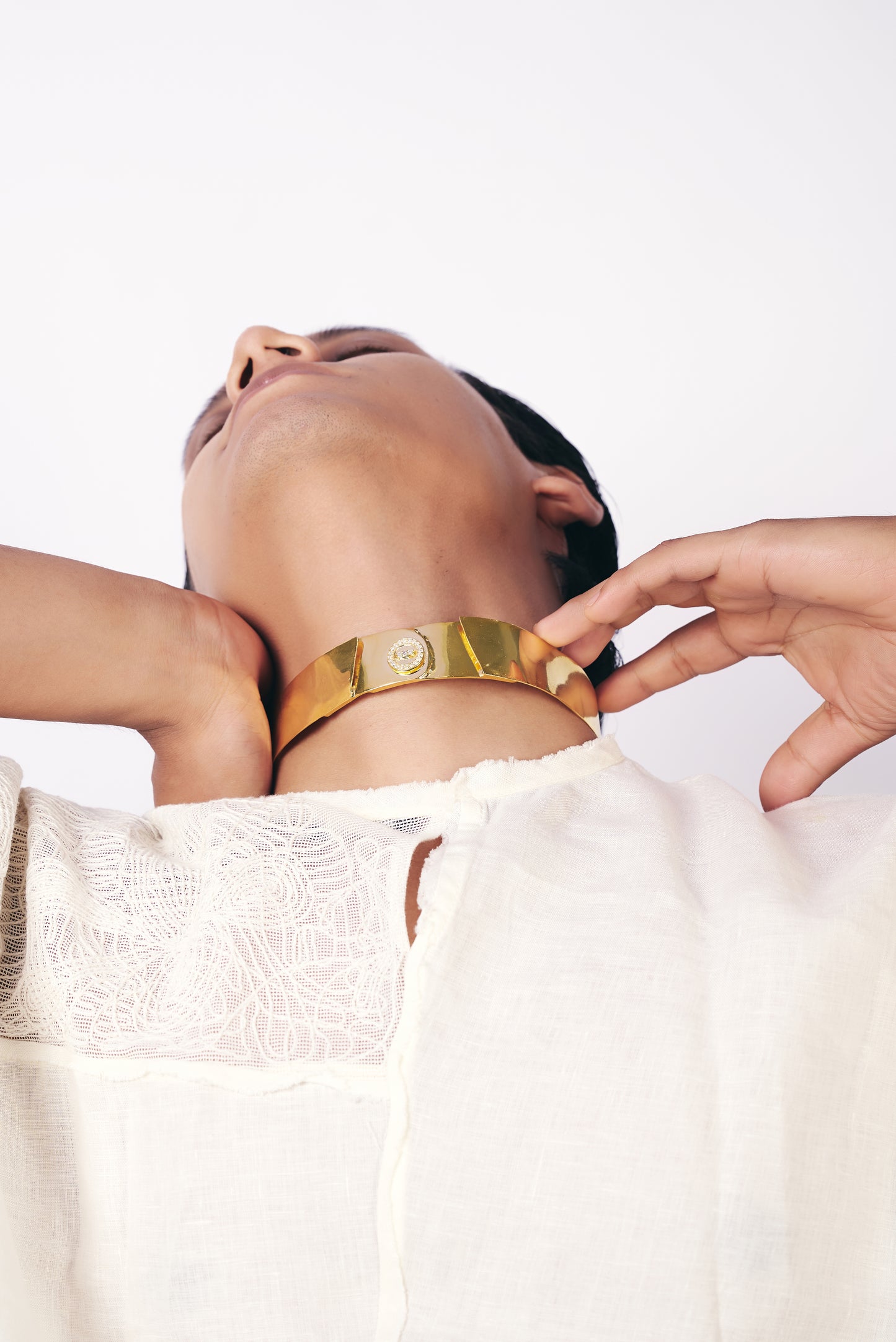 Radiant Orbit Choker (Man)