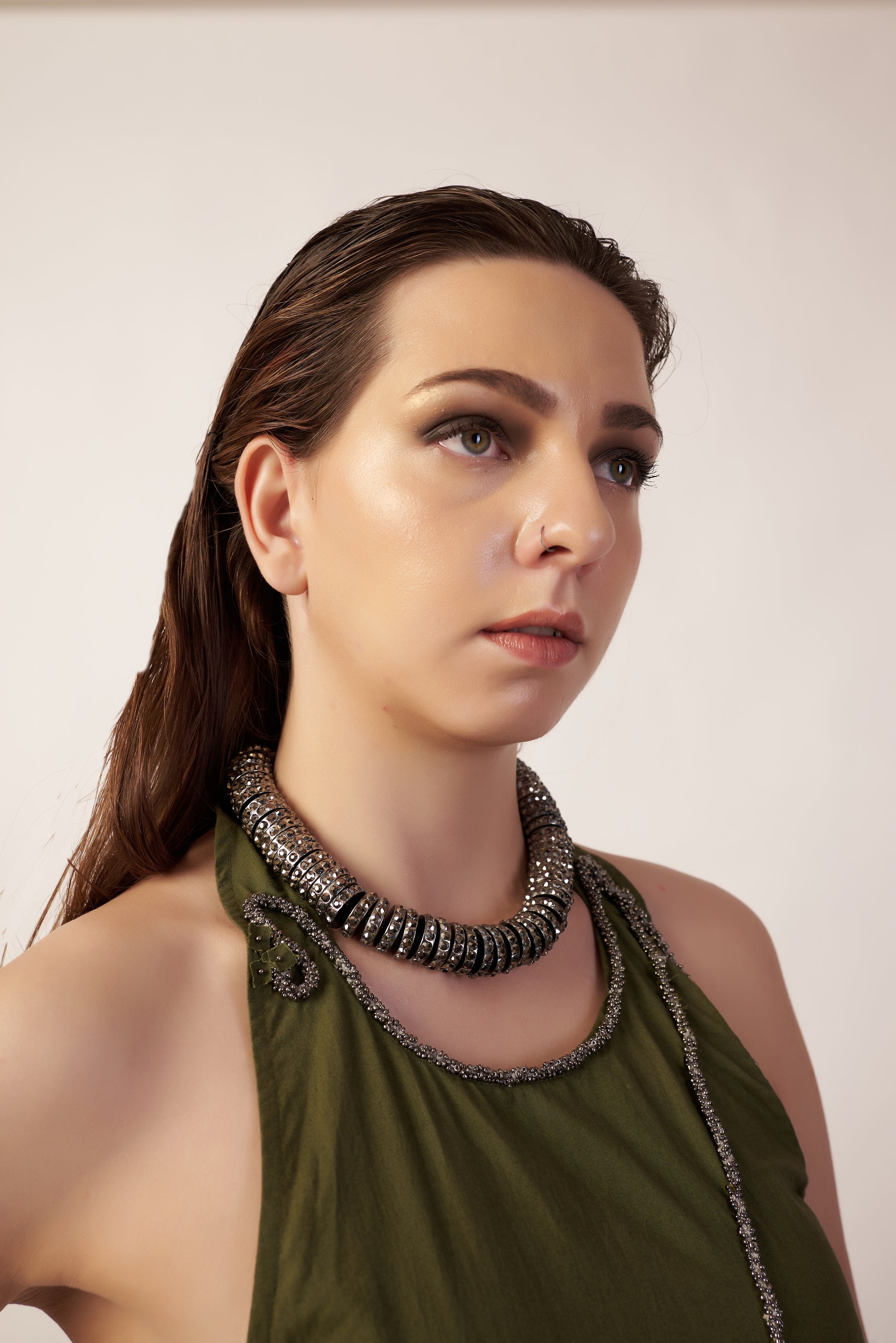 Woman wearing a Military green dress and a beaded necklace  | Women Dresses | Pret Clothes | nEo Clothes.
