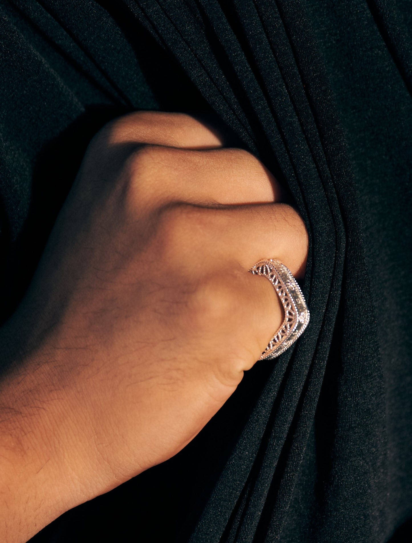 Silver Crescent Ring (Man)
