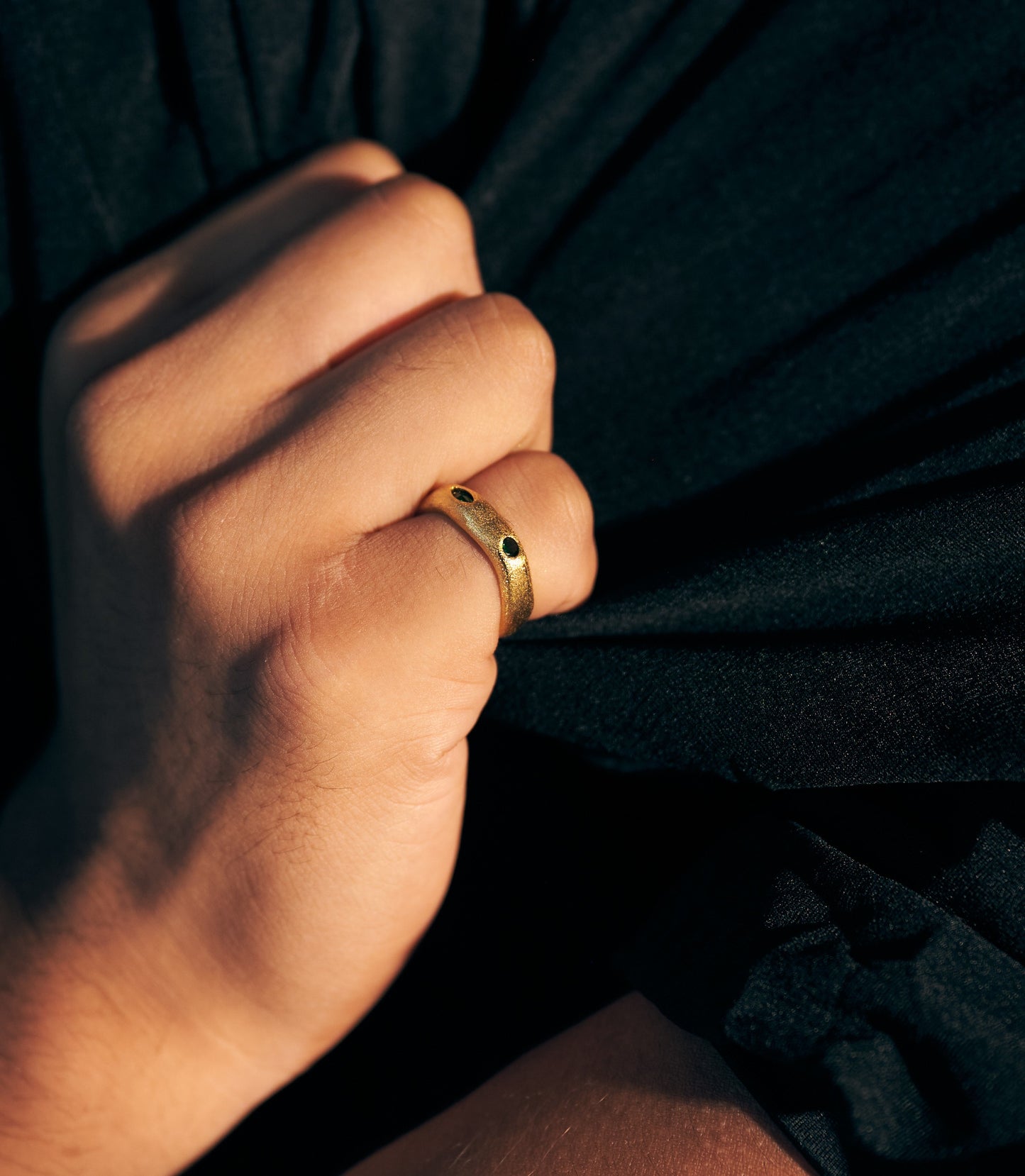 Emerald Ember Ring (Man)