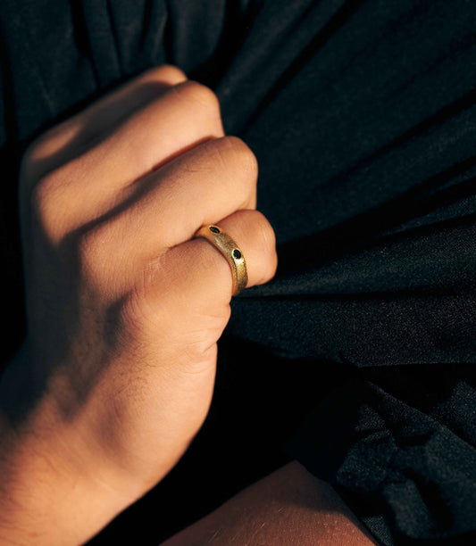 Emerald Ember Ring (Man)