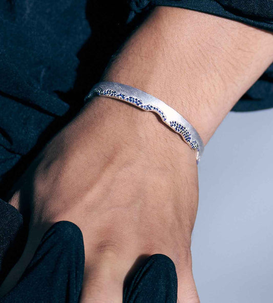 Sapphire Wave Cuff (Man)