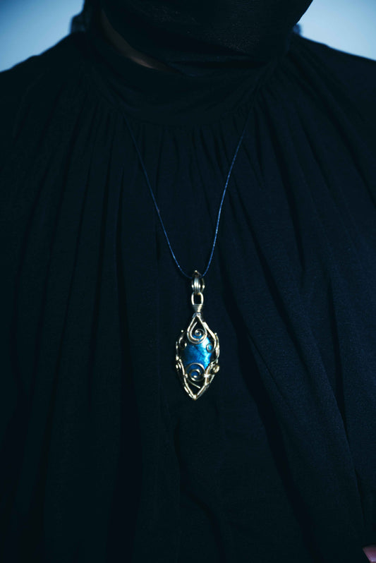 Evelisse Necklace (Man)