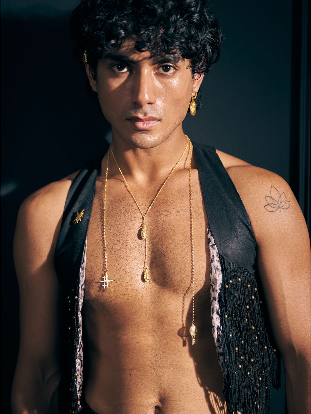 Lumen Petal Necklace (Man)