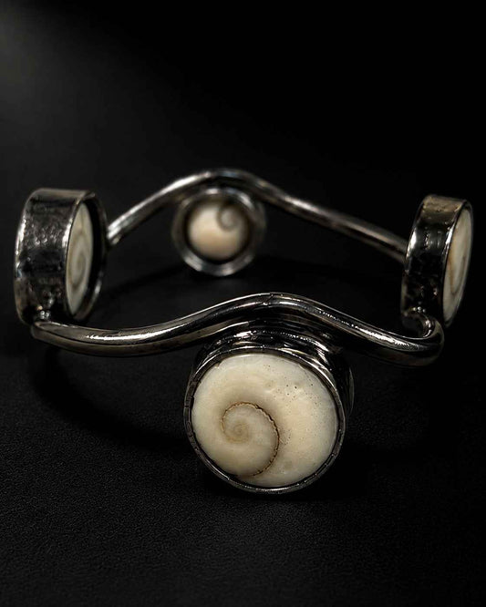 Noctis Spiral Cuff