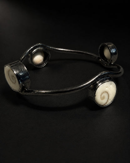 Noctis Spiral Cuff