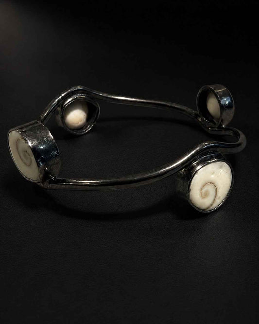 Noctis Spiral Cuff