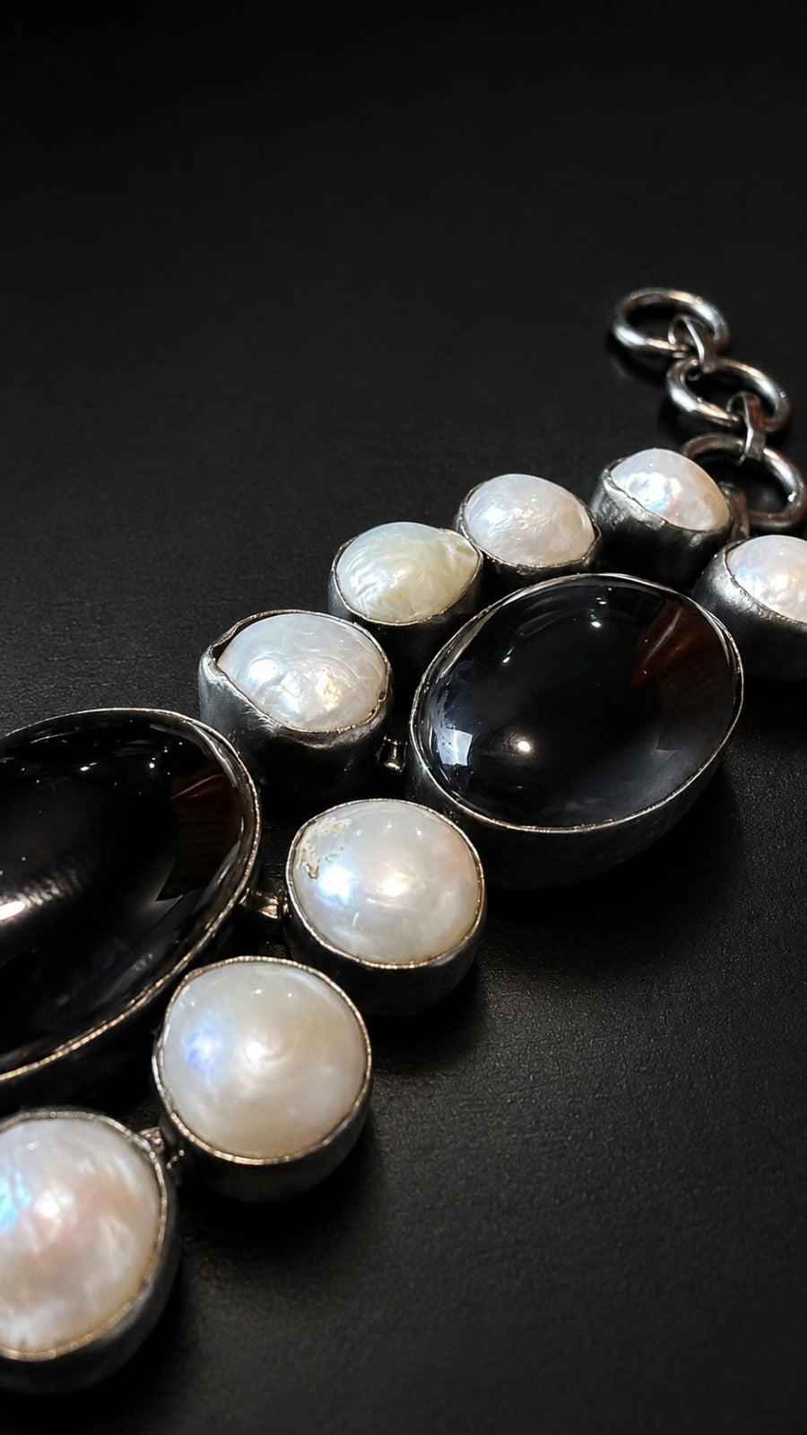 Noir Moon Pearl Bracelet (Man)