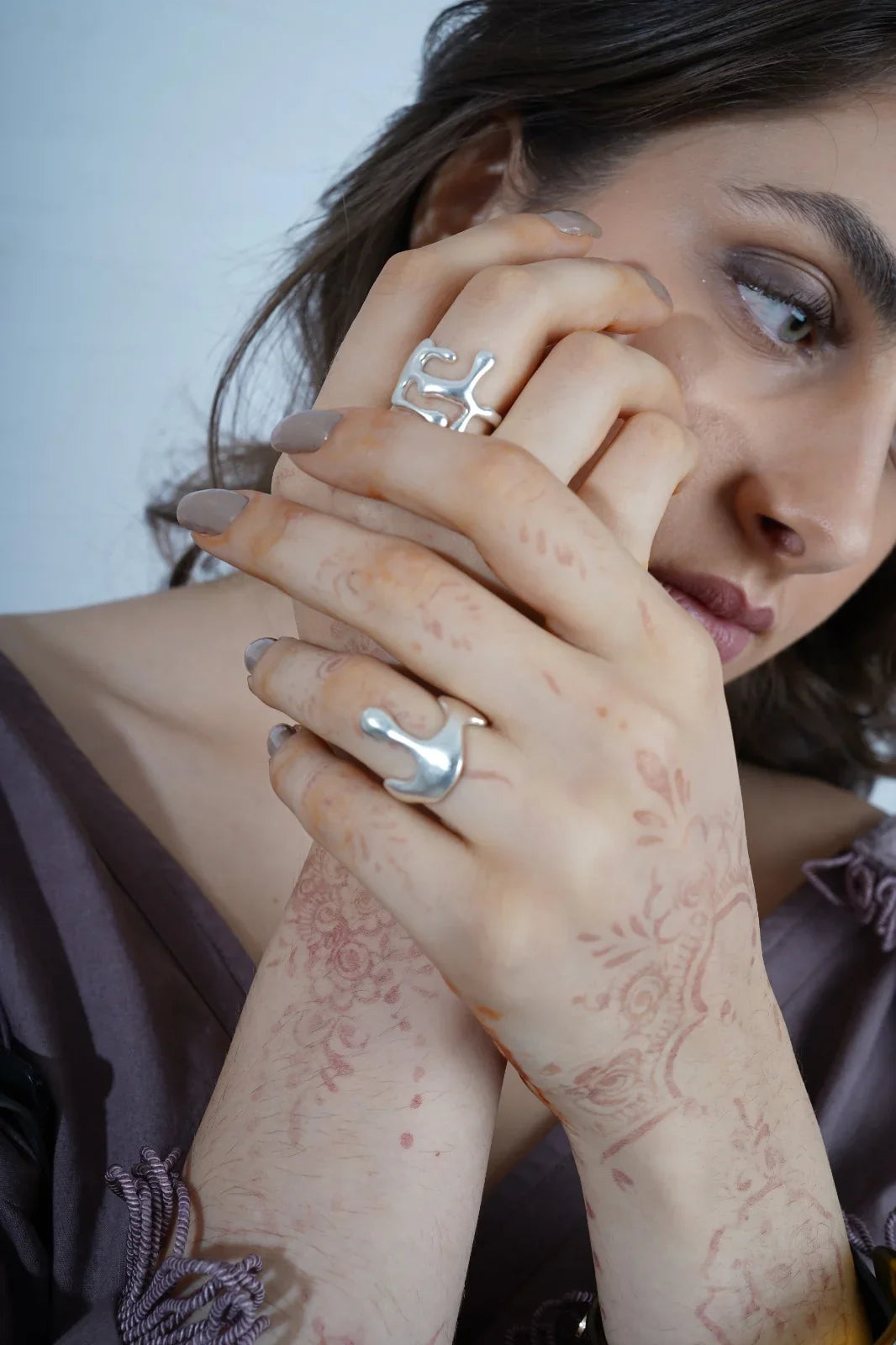 Woman wearing silver rings on her fingers  | Statement Ring | Asymmetrical Ring | neo jewelry 
