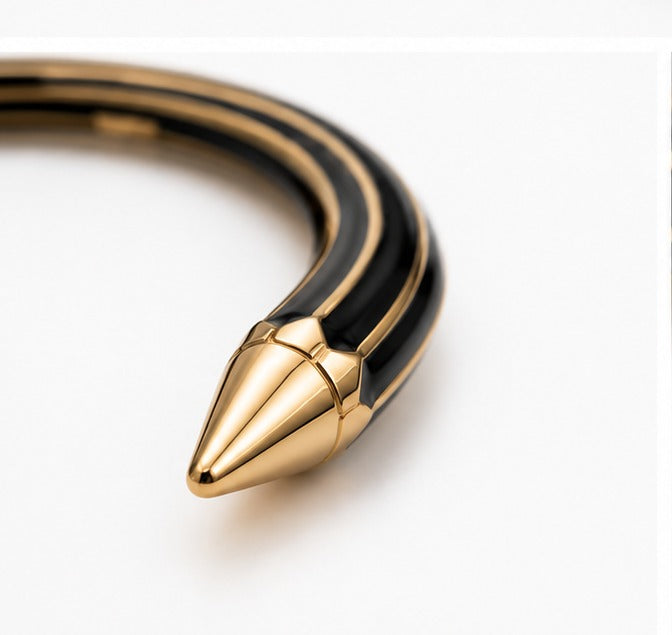 Nocturne Point Cuff (Man)