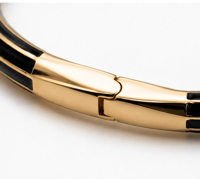 Nocturne Point Cuff (Man)