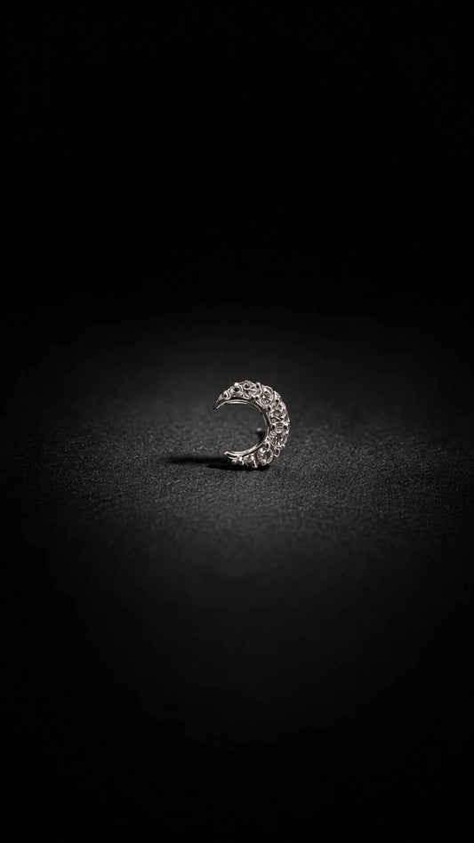 Moonlit Earpin (Man)