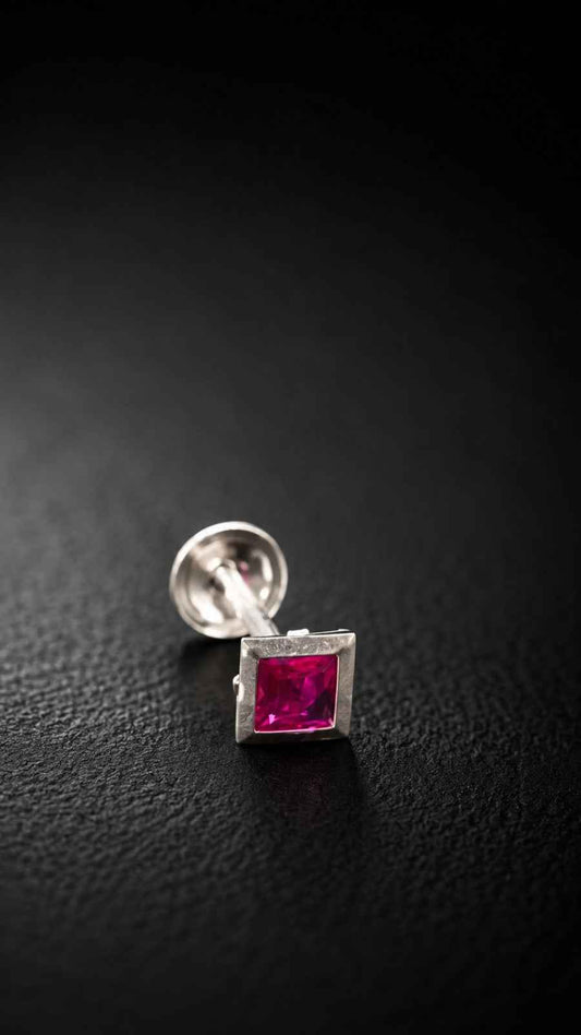 Quard Relic Earpin (Man)